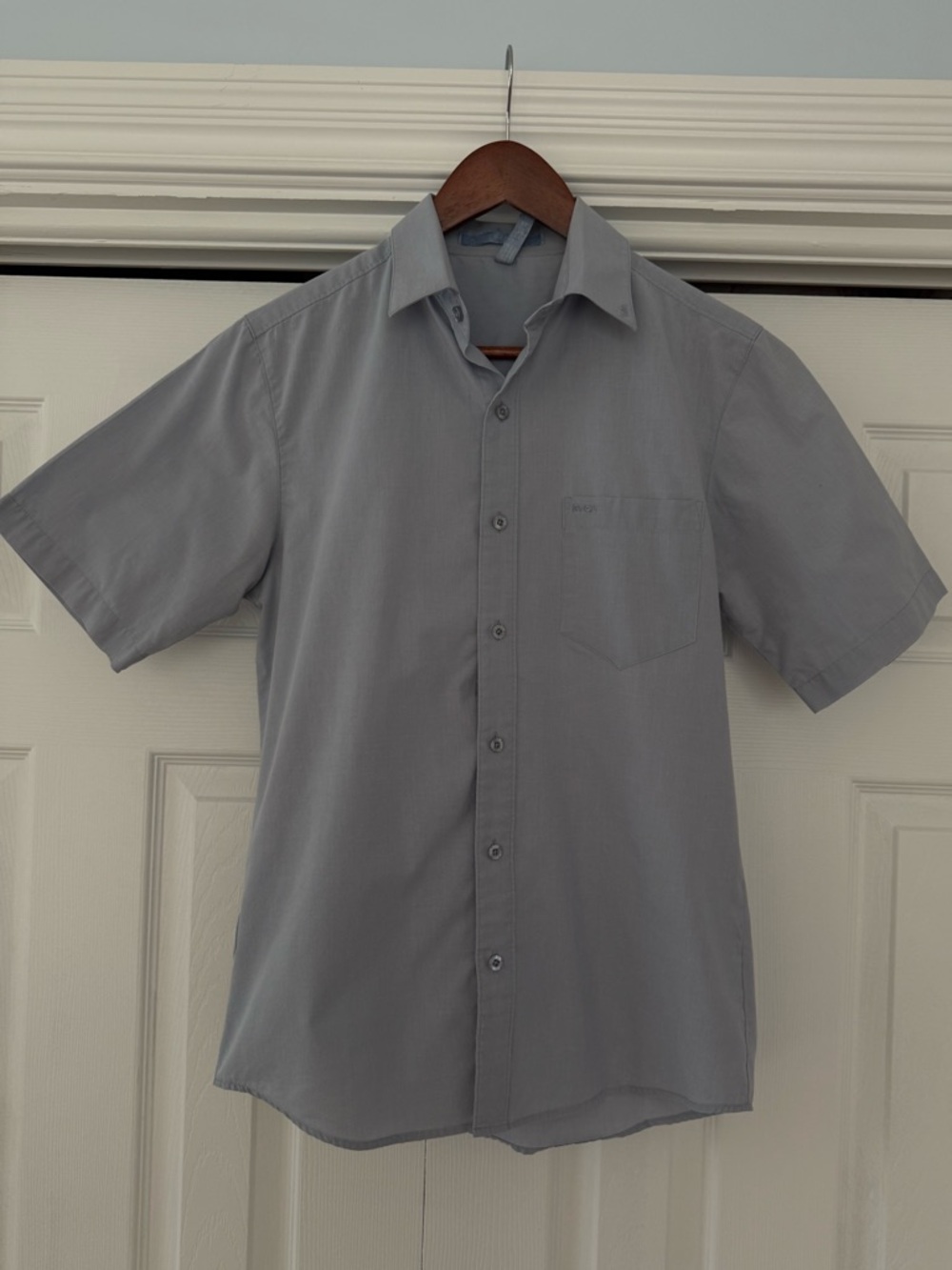 RVCA Men's Short-Sleeve Button-Down Shirt in Light Blue